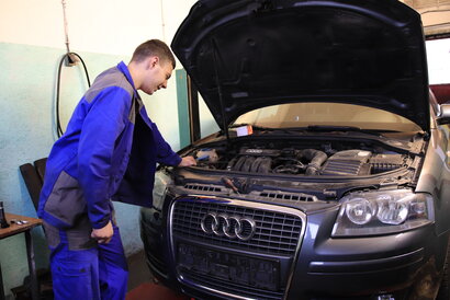 2487 H 02 Autoopravár – elektrikár