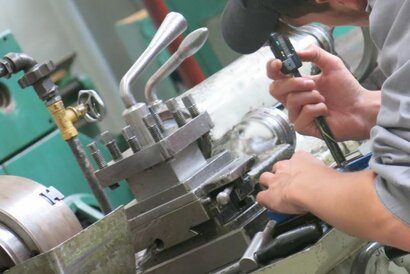 2466 H 02 Mechanik opravár stroje a zariadenia