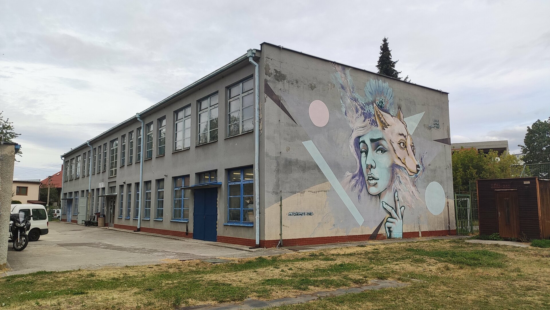 Zväčšiť fotografiu - Areál školy