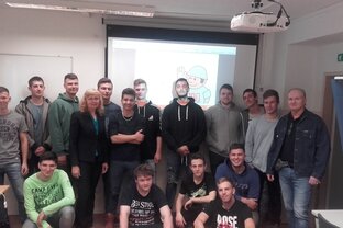 Odborný seminár firmy obo - Studenti a ucitelia na odbornom skoleni firmy obo