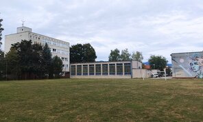 Zväčšiť fotografiu - Areál školy
